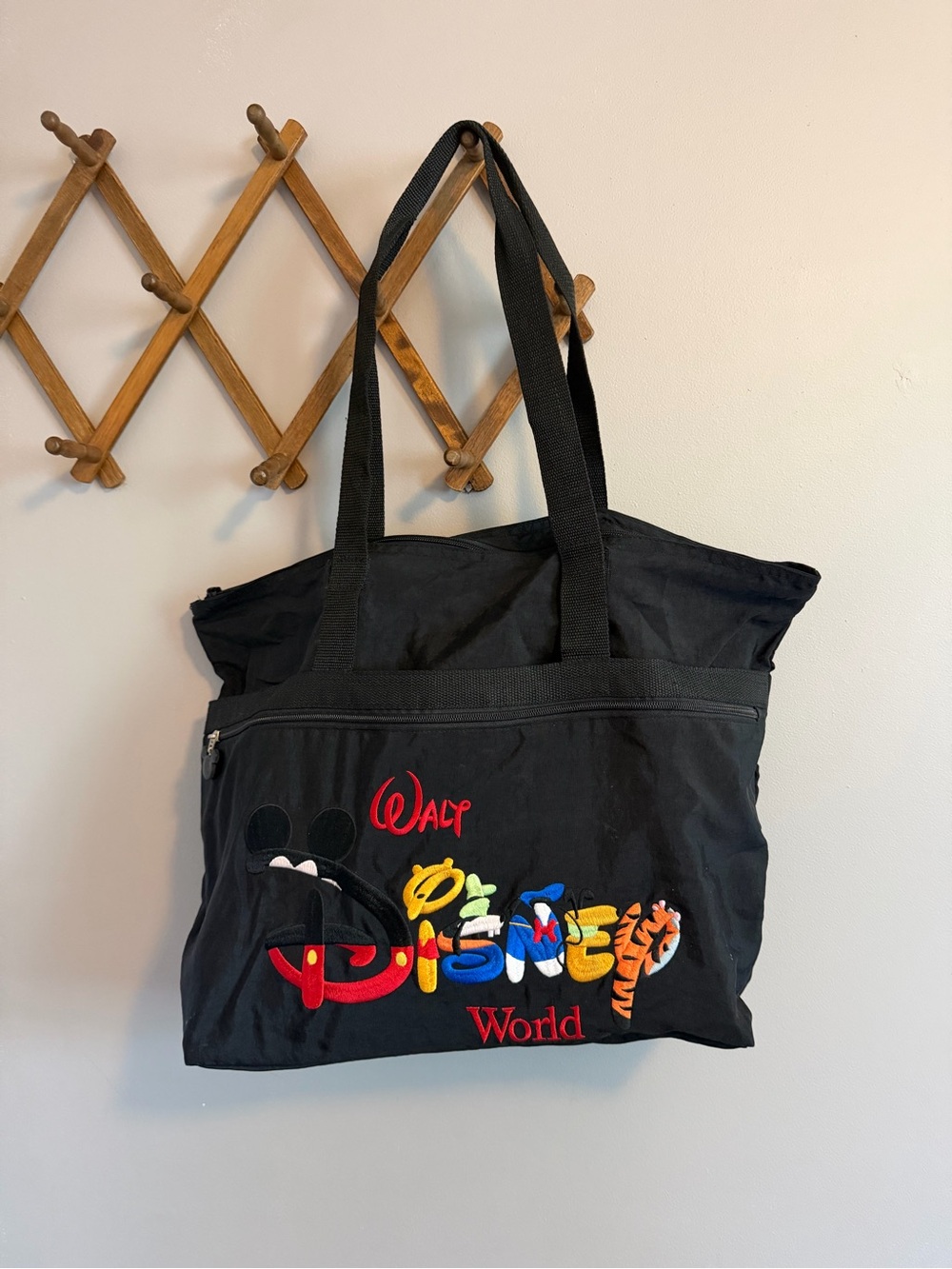 VINTAGE Walt Disney World Character Embroidered Black Tote Bag OS